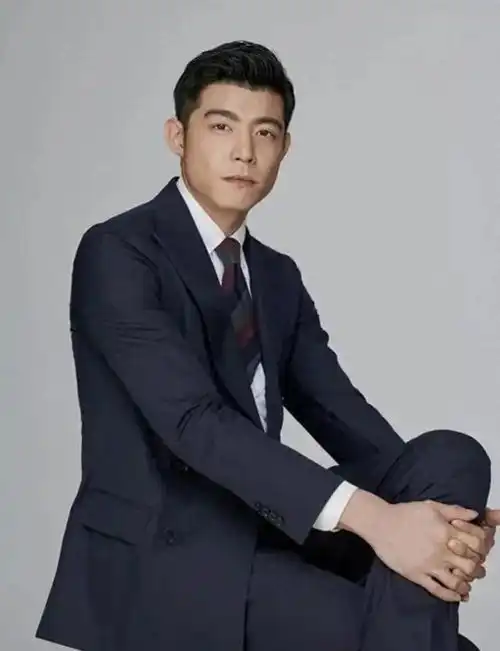 王姓男演员因公共危险罪被捕