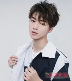 00后男生秋季流行短发设计简约却很帅气适合长脸的你