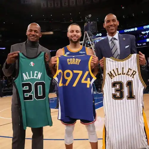 球鞋上脚集锦库里荣膺nba第一三分王