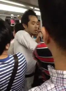 日本痴汉新定义,靠近深呼吸就要被抓