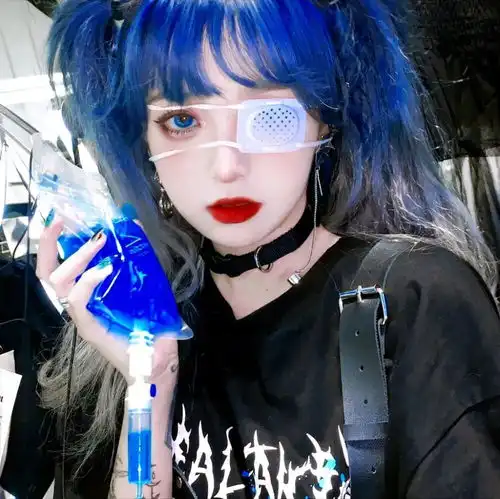 网红头像机智张
