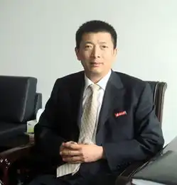 张伟