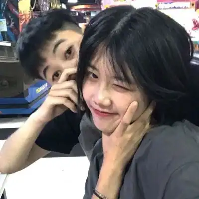 溺毙一对两张时尚潮流真人情头.情侣头像我要个性网