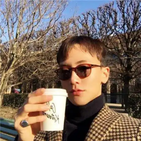 超拽男生炫酷头像图片,不能轻易的相信一个男人