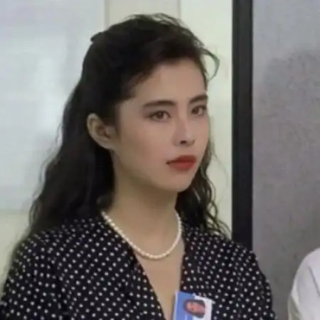 复古港风美人头像,这种风格喜欢的人不少的