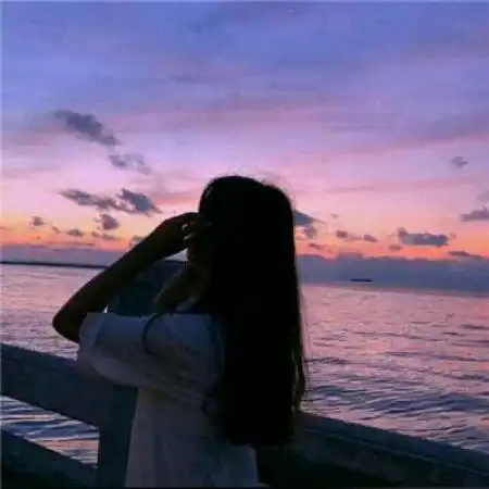 qq头像背影女生,意境有点伤感的