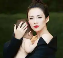 网上传闻不断,她的做法让人拍案叫绝,不愧是娱乐圈一姐