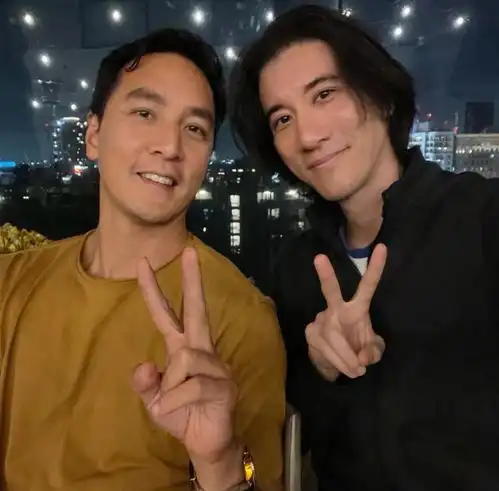 42岁周杰伦晒自拍,一脸胡须尽显沧桑,网友像个流浪汉