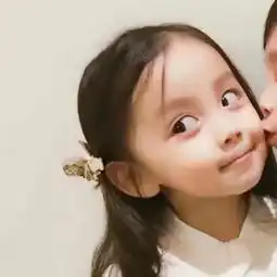 可爱搞笑的萌娃经典情侣双人头像你就是找不到我呀