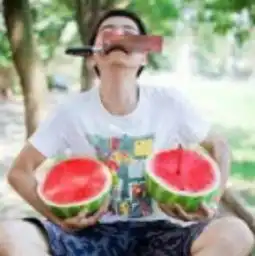 请大神配个情侣头像