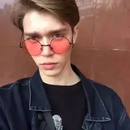 头像其实人这一辈子,最重要的事,就是选对身边的人