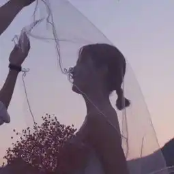 霸气中带着甜蜜的情侣头像儿你挺可爱