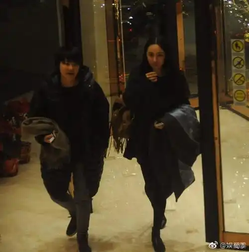 杨幂深夜私会男闺蜜,网友多陪陪小糯米,别在搞事情了