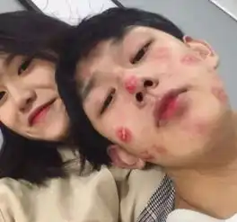 热恋期整天亲亲抱抱老掉牙了,看这波操作,网友直奔主题