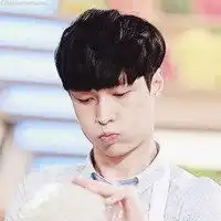 千万别手抖小米mix4的屏幕后盖维修价格加起来达2000多华星光电这块小三星屏得1550元40元人工费,而陶瓷后盖得680元40元人工费