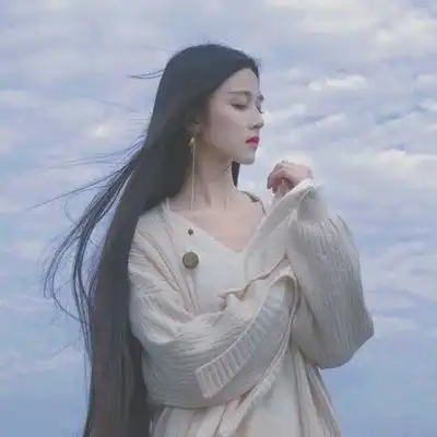 梦晚气质女头说爱的先不爱后动心的不死心