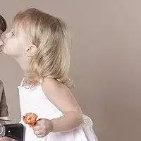 情侣头像一左一右萌人物卡通所走的每一件事,都是为了靠近你