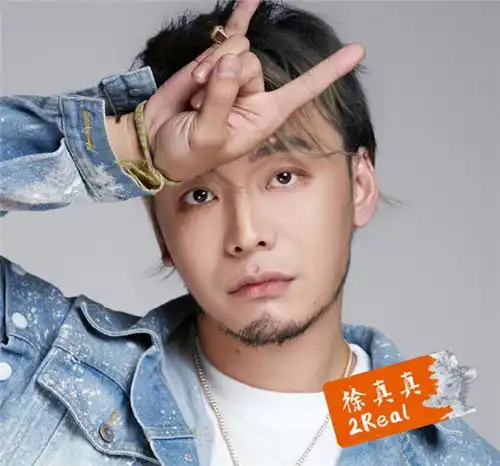 突发知名男歌手引发火灾导致毁容,住所烧毁,全身40二级深度烧伤