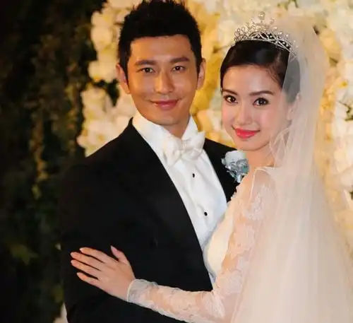 黄晓明带小海绵回家过中秋,网友们都在替杨颖说话