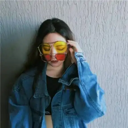 情侣头像两张一人一张真人我的小哥哥不是很帅