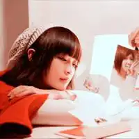 跪求一左一右的情侣头像