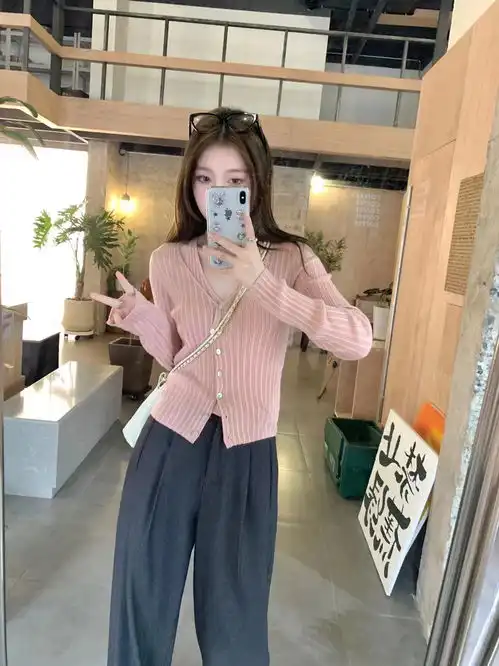 羊毛v领针织开衫外套女初秋显瘦纯欲风修身直筒西装长裤