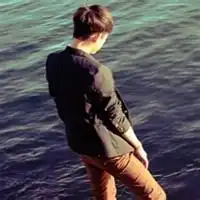 qq男生头像笑的很灿烂qq男生笑的头像
