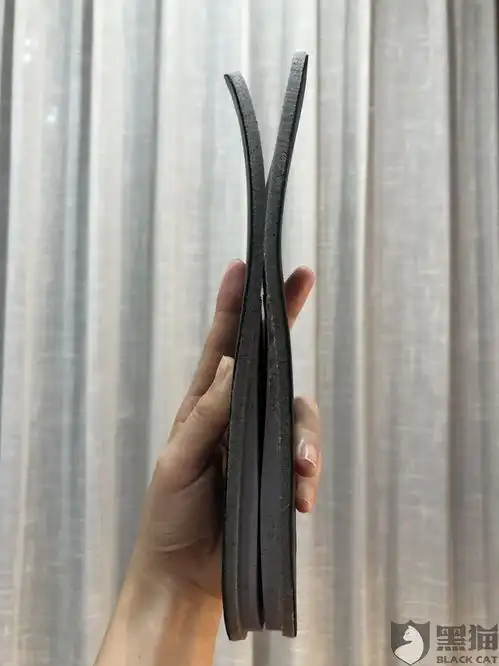 黑猫投诉鞋垫左右不一样不符合质量检验通过标准