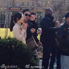 奶茶刘强东曝最新情侣照网友心碎不已