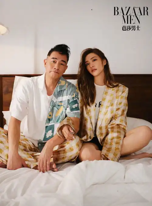 陈小春应采儿合体拍写真,穿情侣装亲密互动,结婚11年甜如热恋