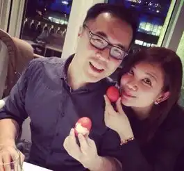 惹人心疼,老公未离婚就带新女伴游玩,梁静茹不再维护他