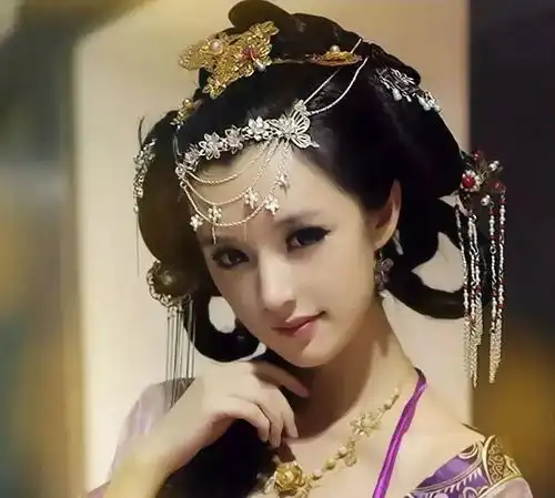 cos界女神陈丹婷穿越到古代,只为与男主厮守千年