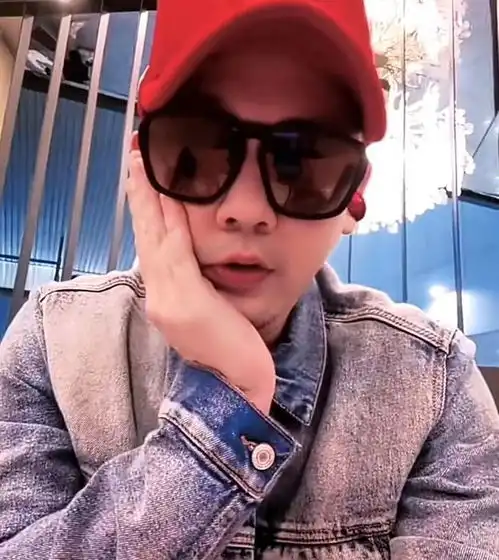洪欣前男友近照曝光神似张丹峰45岁仍未婚,曾将张镐濂视如己出