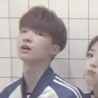 穿校服的情侣头像,等考完试我们一起去潇洒吧
