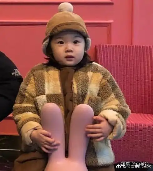 有没有金雪小朋友和其他男孩子的情头呀