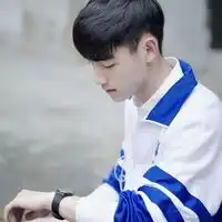 校服是最好的情侣装