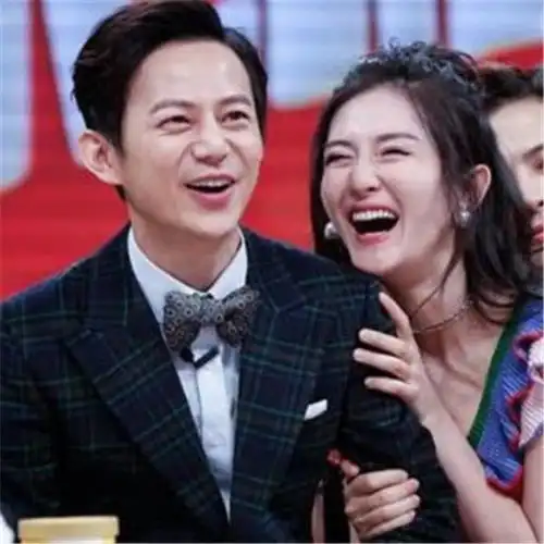谢娜的男闺蜜,赵丽颖的男闺蜜,杨颖的男闺蜜,看到杨幂竟是同一个人何炅