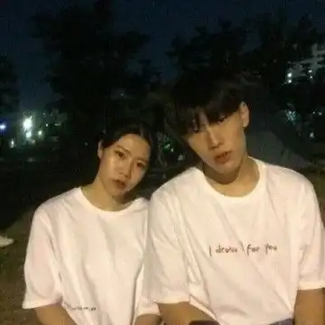 最新时尚潮流一对情头头像