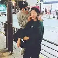 带情侣红钻的头像日久生情的唯美情侣头像大全