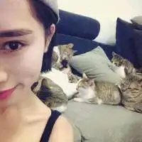 校服女生背影头像我总以为我很坚强