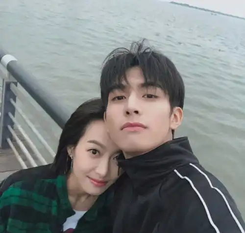 又一姐弟恋大剧来袭,男主是顶流肖战,女主人选我万万没想到