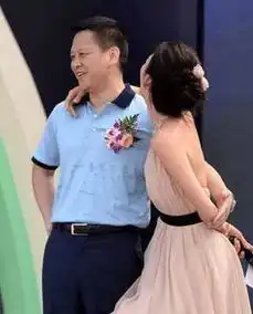 身价千万的林志玲42岁,为何无人敢娶,看完这几张照片秒懂