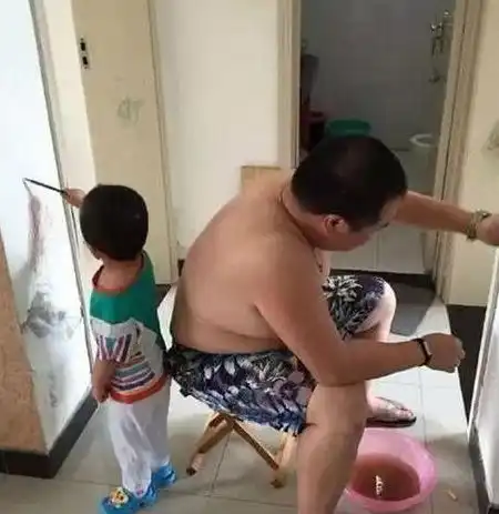幽默笑话儿子画,老爸擦,这是一场没有硝烟的战争