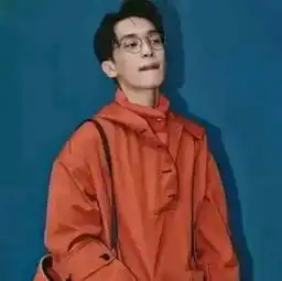 求这张照片的另一张,应该是情侣头像