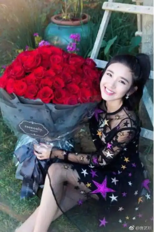 奶茶妹妹晒娃,没想到女儿都这么大了,幸福