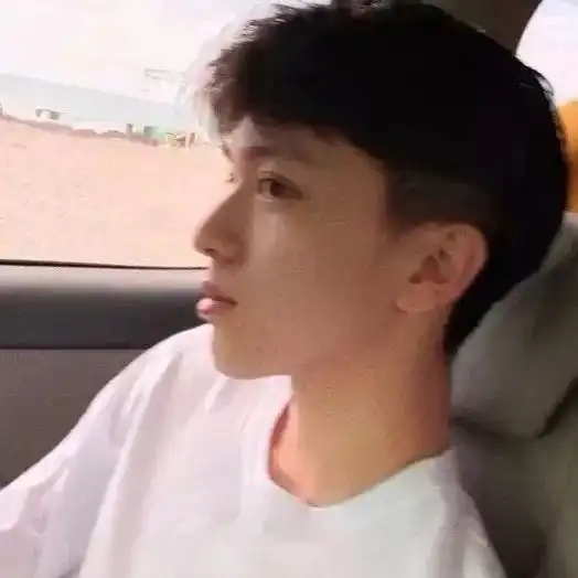 情侣头像余生没那么长请你忠于自己活得还像自己