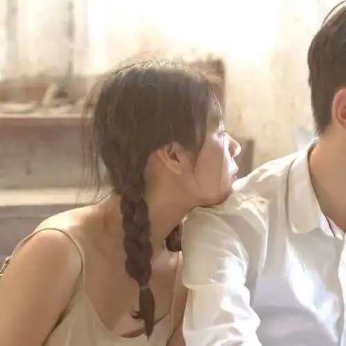 只有坚强起来,才能不丧失温柔胸口