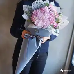你的怀抱还缺了一个花束,就是熊抱花束