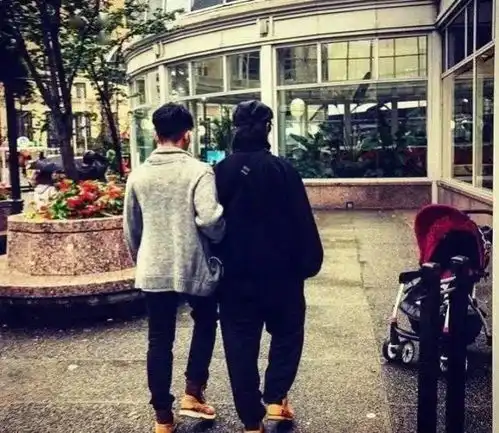 陈坤父爱泛滥太思念18岁儿子,晒出陈尊佑照片宠溺叫他bb