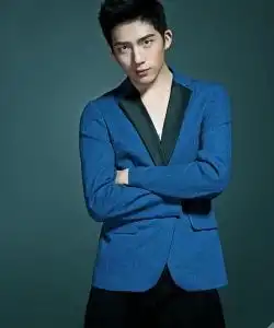 提起井柏然,文艺小生只是一种假象,独有一番轻熟男的魅力